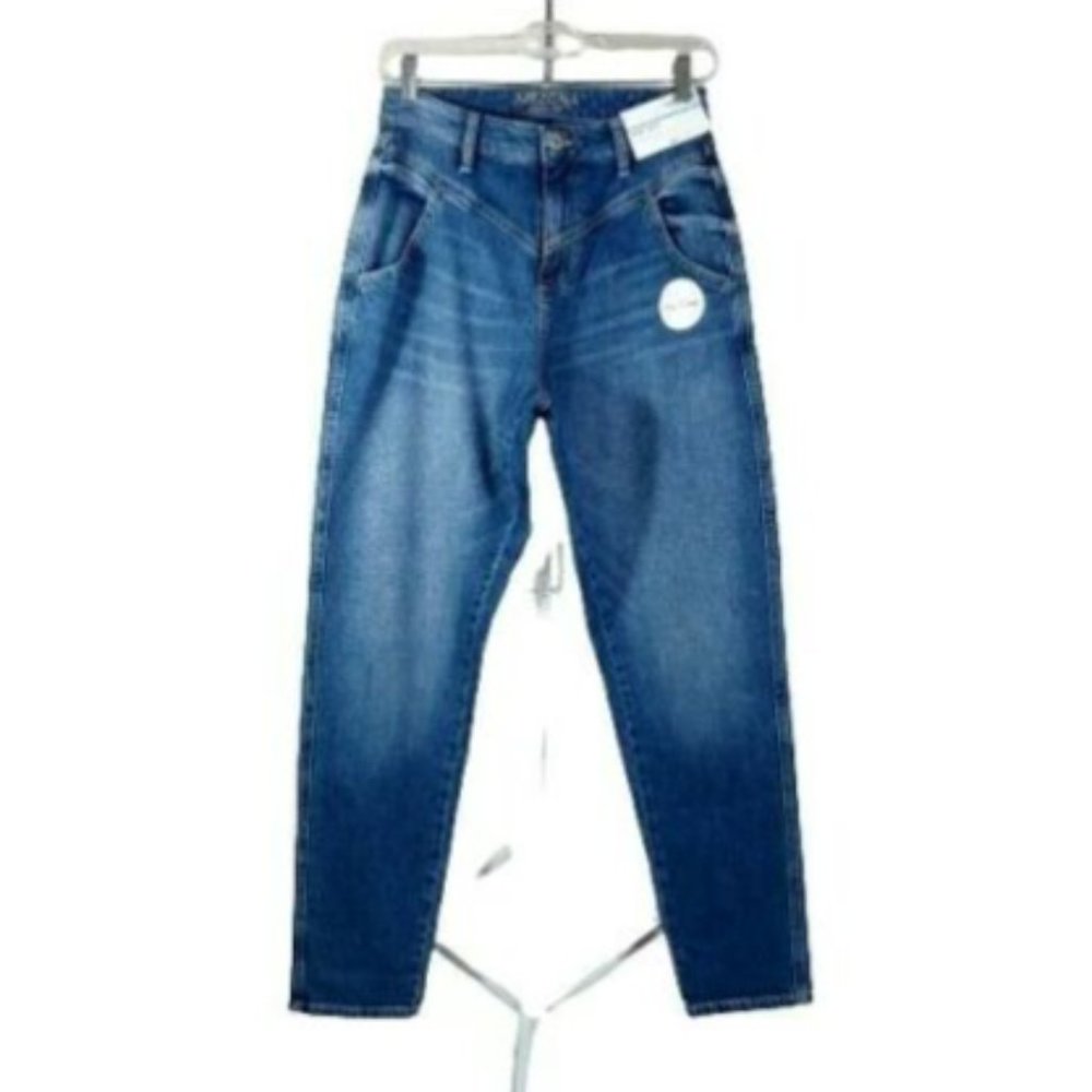 Arizona Mom jeans Size 5 Waist 24" hi rise Semi Relaxed fit Medium Wash